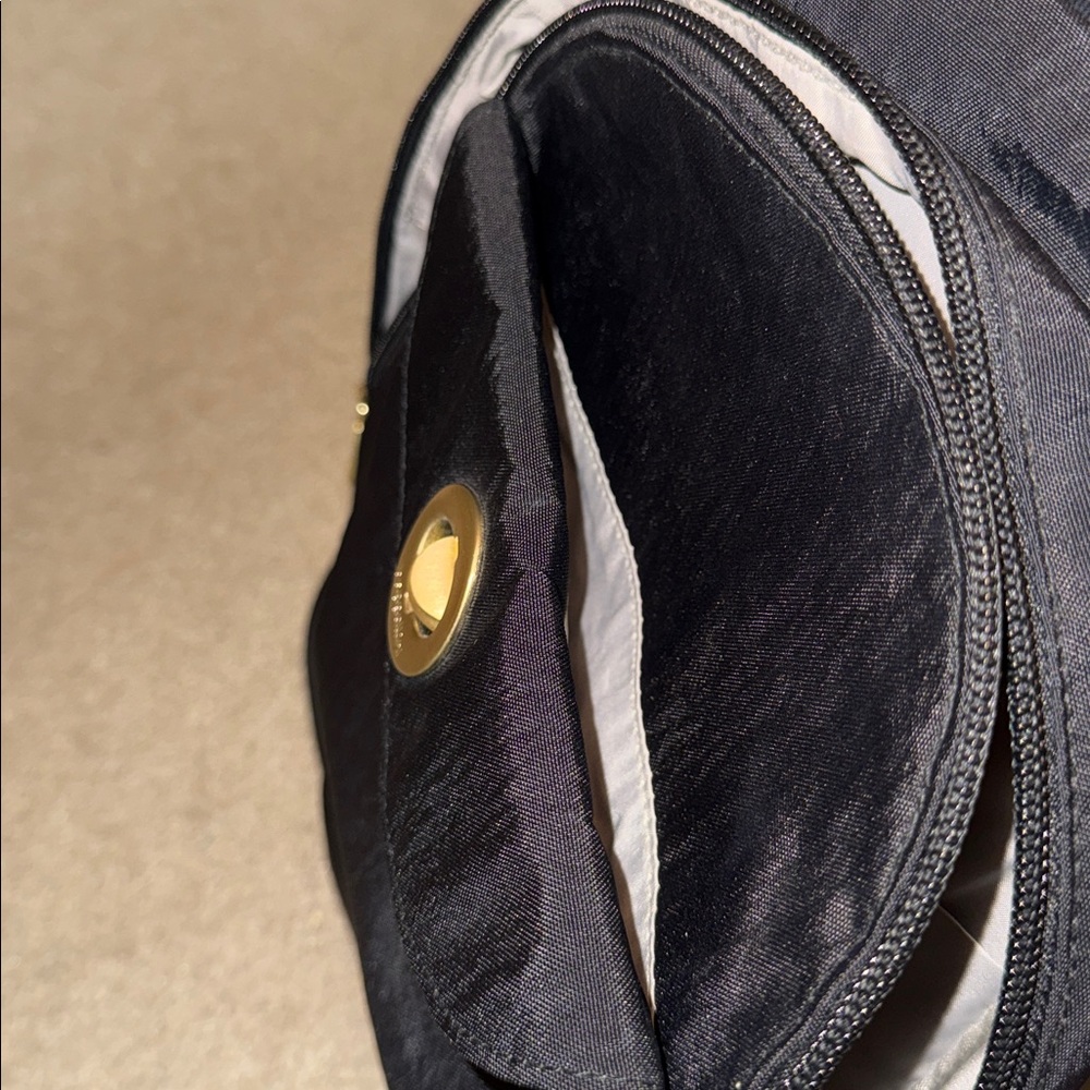 Bagallini Dallas Convertible Multifunction Backpack - Picture 7 of 15